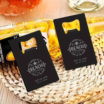 Gepersonaliseerde Flesopener RVS Beach Zwart als Bruiloft Bedankje Strandthema