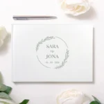 Sophia Gastenboek Bloemenkrans gepersonaliseerd met namen en datum in sage green