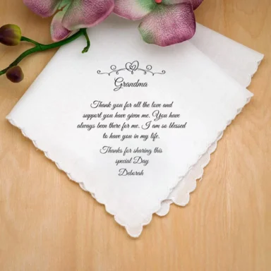 Gepersonaliseerde Zakdoek voor Oma als Emotioneel Bruiloftscadeau met Naam