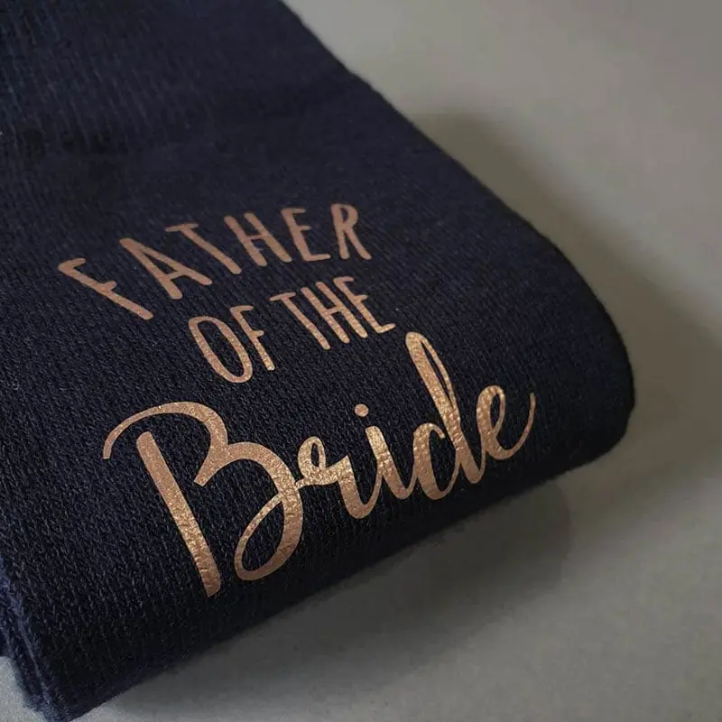 Vader van de Bruid Trouwsokken Navy - Kalligrafie met Roségouden Folie Vader van de Bruid - Bruidegom Trouwsokken Navy - Afbeelding 3