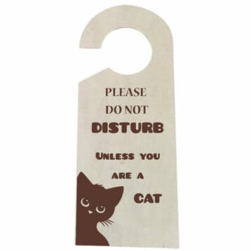 Grappige 'Peeking Cat' Houten Deurhanger - Do Not Disturb