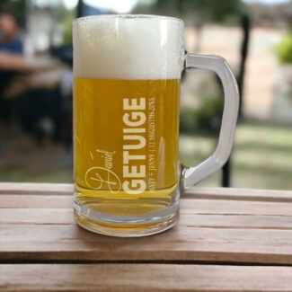 Luxe gepersonaliseerd Bierglas voor Getuige van 15cm met gravure van titel, namen van het bruidspaar en de trouwdatum.