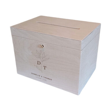 Houten Enveloppendoos met Slot en Eucalyptus gravering voor bruiloften