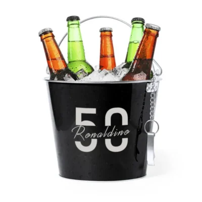 Zwarte gepersonaliseerde ijsemmer met groot getal en naam voor een mijlpaal verjaardag, 6 liter inhoud.