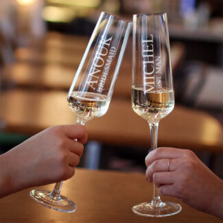 Champagneglas getuige en bridesmaid gepersonaliseerd met naam