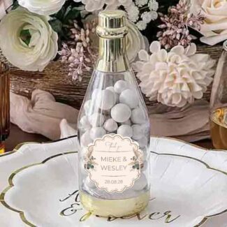Snoep bedankje bruiloft boho blush collectie transparant flesje witte dragees tafeldecoratie