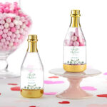 Champagne bedankje bruiloft eucalyptus acryl flesje gouden dop gepersonaliseerd namen datum botanisch