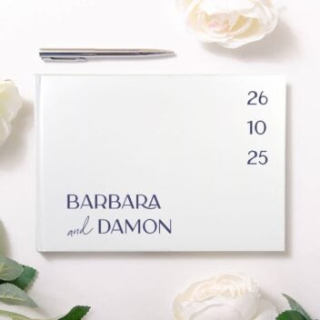 wit satijn gastenboek met namen en datum in future dusk