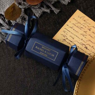 Elegante blauwe toffee-vormige geschenkdoosjes met gouden randafwerking