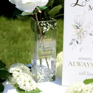 Herdenkingsvaas met Bloementhema sfeerfoto