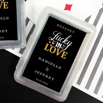 Betoverende Lucky in Love speelkaarten met gepersonaliseerde sticker in meer dan 40 kleuren