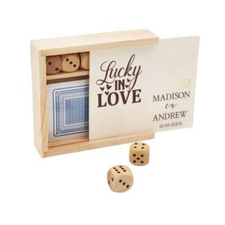 Houten spelset met kaarten en dobbelstenen