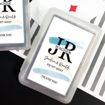 Set speelkaarten in transparant doosje met witte sticker