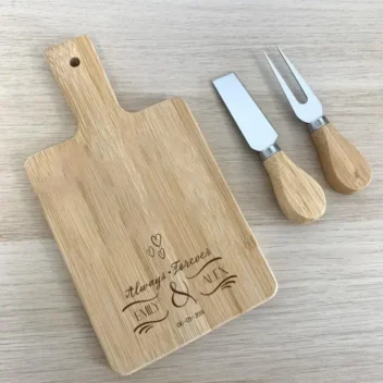 Gegraveerde bamboe kaasplank met messen