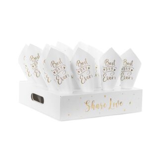 Witte confetti cones met gouden Best Day Ever tekst in standaard
