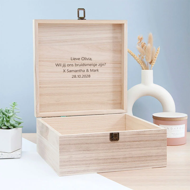 Persoonlijke tekst gravering flower girl box Binnenkant deksel flower girl box met persoonlijke boodschap