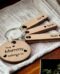 Houten Sleutelhanger "Belongs to"