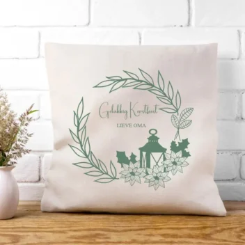 Gepersonaliseerde kussenhoes met kerstkrans en "Gelukkig Kerstfeest" tekst