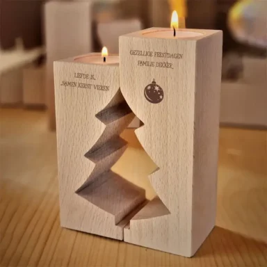 Set van twee houten kersttheelichthouders met gepersonaliseerde gravures
