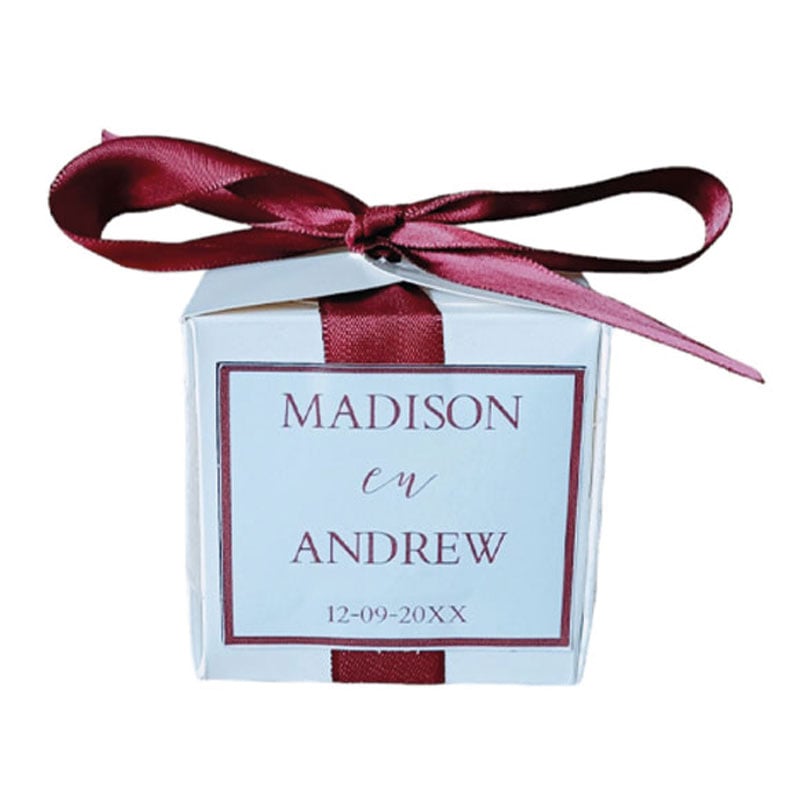 madison-rood.3 Madison Geschenkdoosjes Bordeaux – Gepersonaliseerd Bedankje voor Bruiloften - Afbeelding 2