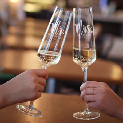 mr mrs champagneglazen gegraveerd met naam en datum