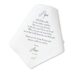 Witte katoenen zakdoek met botanisch design en emotionele boodschap van bruid aan haar vader
