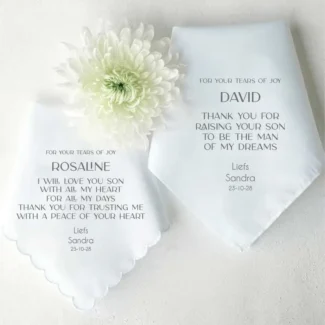 Gepersonaliseerde zakdoeken voor ouders van de bruidegom