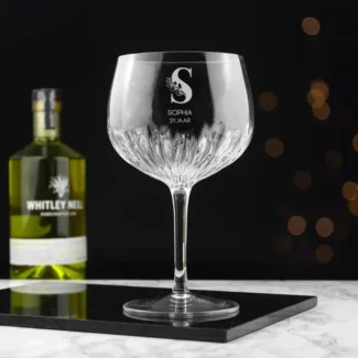 Gepersonaliseerd Floral Cheers Gin & Tonic glas met gravure van initiaal en tekst
