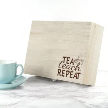 Theedoos Tea Teach Repeat met Persoonlijke Tekst