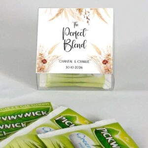 Transparant thee doosje met witte vinyl sticker, boho bloemen en pampas gras illustratie, Perfect Blend tekst en ruimte voor twee regels eigen tekst