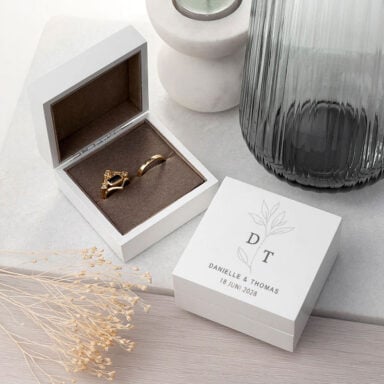 Ringdoosje Danielle wit met Eucalyptus Design gravering voor bruiloften