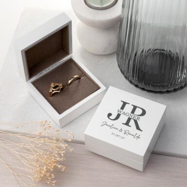 Ringdoosje Modern Split Monogram wit als trouwring houder voor bruiloften