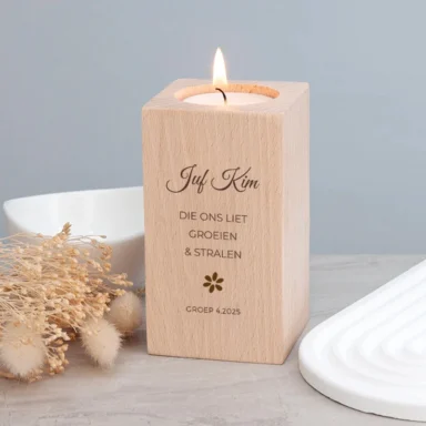Super Juf Glow gepersonaliseerde kaarshouder beuken als cadeau voor juf