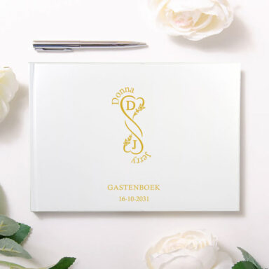 Gastenboek Romantisch Hartmotief Wit & Goud Gepersonaliseerd met Namen en Datum