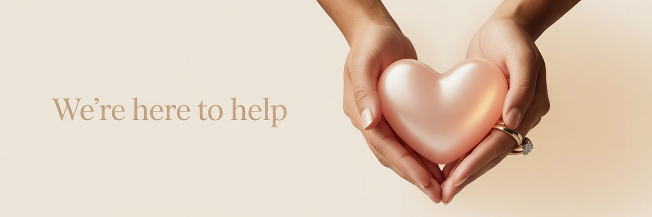 Ruilen & Retourneren 1 2 handen houden een hart vast met de tekst we're here to help
