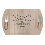 Gepersonaliseerde romantische kaasplank met zwevende hartjes design, The Anderson family est. 06.14.2019 gravure, kaasplank met messen