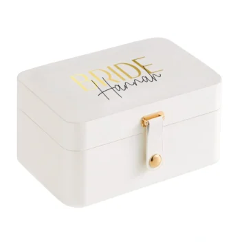 Witleren sieradenbox voor een bruid, gepersonaliseerd met 'Bride Hannah' in gouden letters.