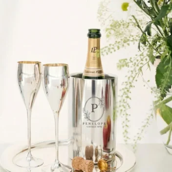 Luxe hoogglans zilveren wijnkoeler met gegraveerde naam en monogram