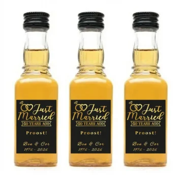 Shotflesje bedankje 50 jaar getrouwd Just Married 50 Years Ago goud zwart etiket set van drie