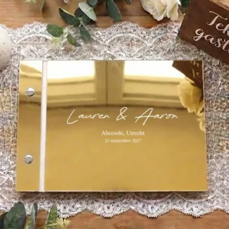 Gasten boek acryl signature in goud met witte bedrukking en namen