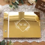 Gastenboek acryl diamant monogram goud met witte bedrukking gepersonaliseerd met initialen namen en datum bruiloft