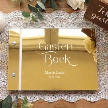 Gastenboek acryl Script Font Gold Mirror met witte bedrukking gepersonaliseerd met namen en datum bruiloft