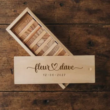 Jenga gastenboek bruiloft romantisch letterstijl gegraveerde houten kist met hartje namen en datum