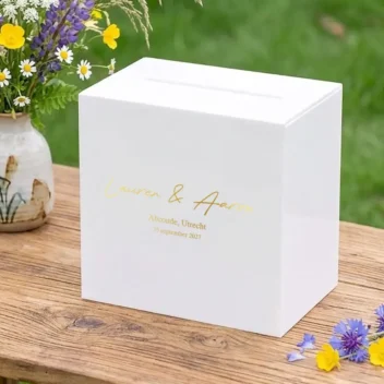 Kaarten doos bruiloft acryl signature in wit met gouden bedrukking en namen