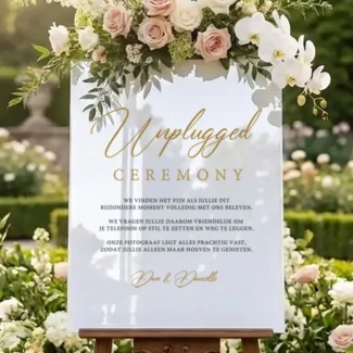 Unplugged ceremony bord goud op wit acryl met namen en tekst