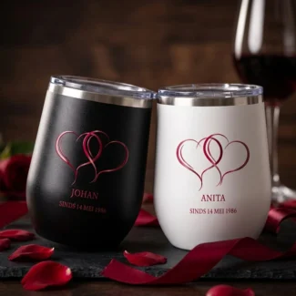 Reiskoffiebeker set robijnen jubileum 40 jaar gepersonaliseerd met namen zwart en wit